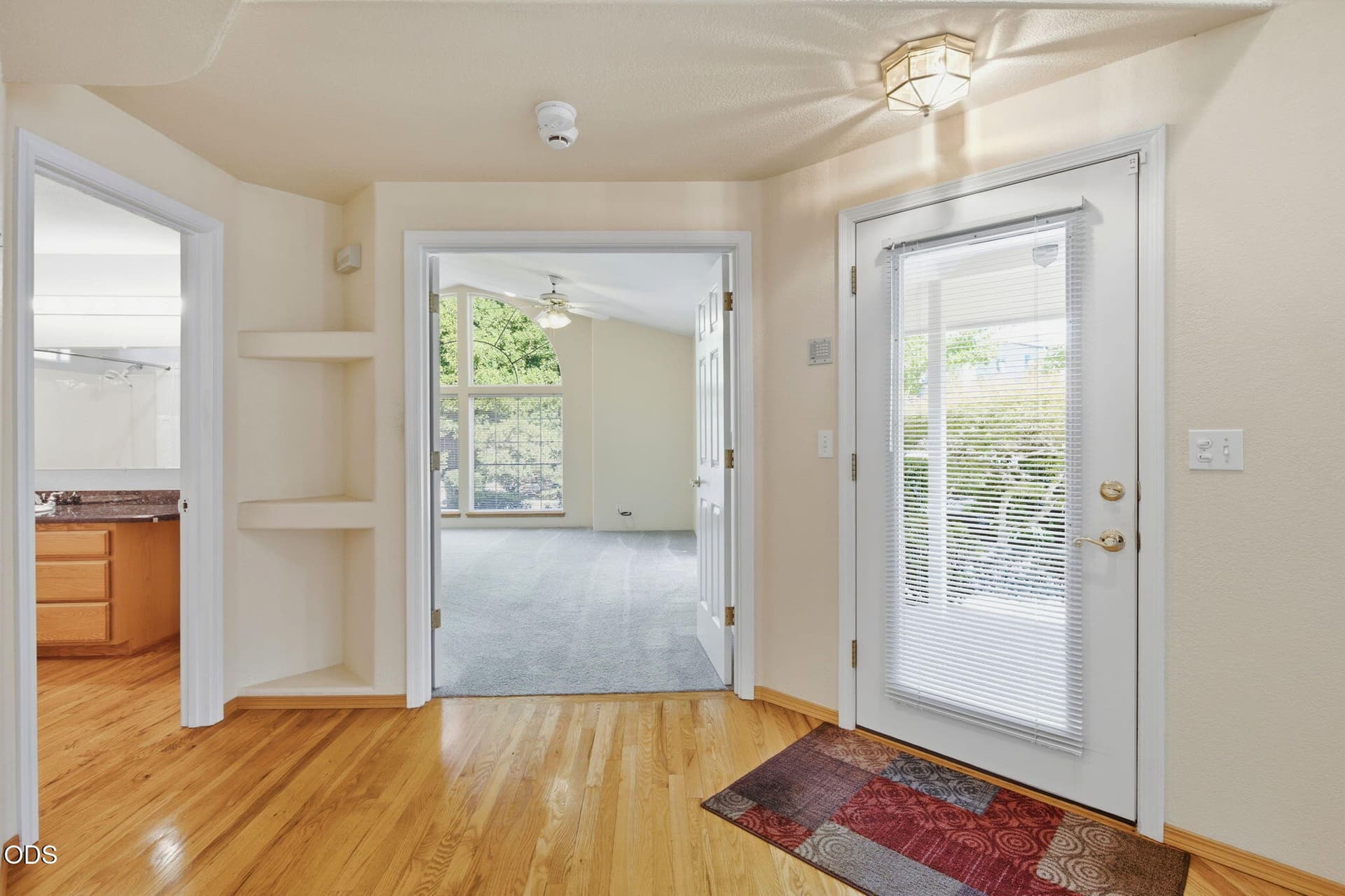 Entry. Photo 4 of 27, 100 SE Liberty Drive, Grants Pass, OR 97527