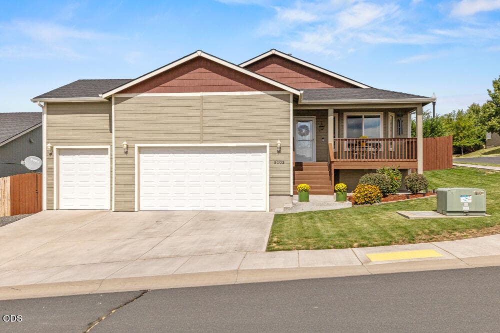000. Photo 1 of 35, 5103 Aster Lane, Klamath Falls, OR 97601