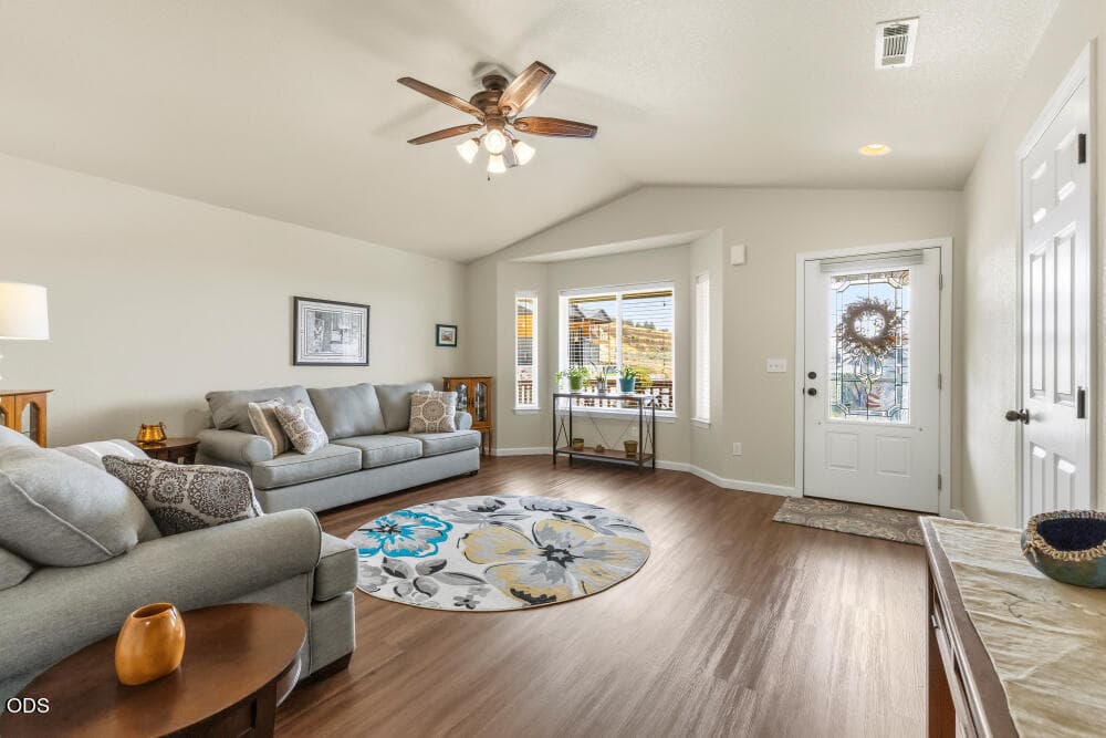 004. Photo 5 of 35, 5103 Aster Lane, Klamath Falls, OR 97601