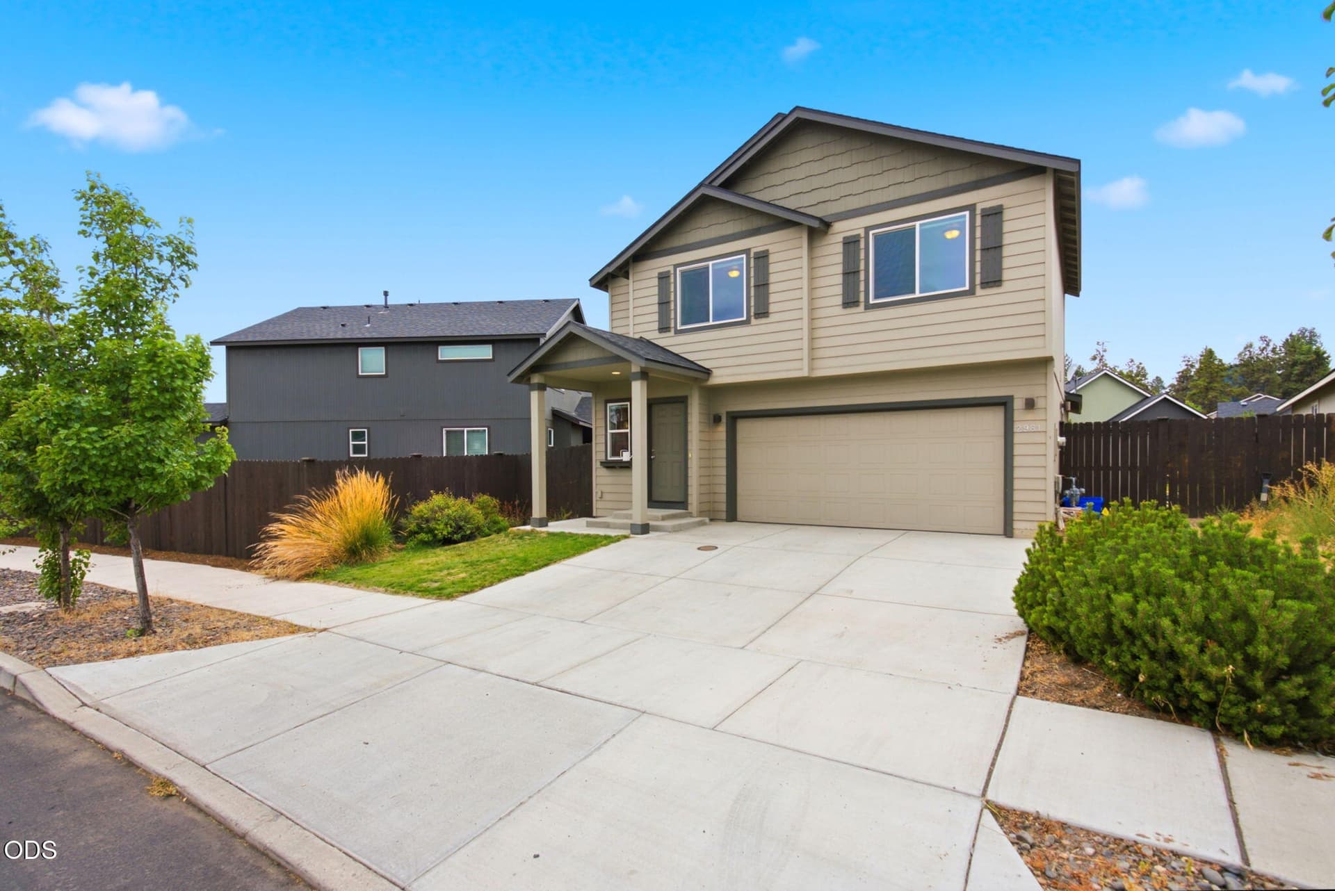 3-web-or-mls-Riley-Visuals-3. Photo 3 of 38, 2981 NE Roxy Place, Bend, OR 97701