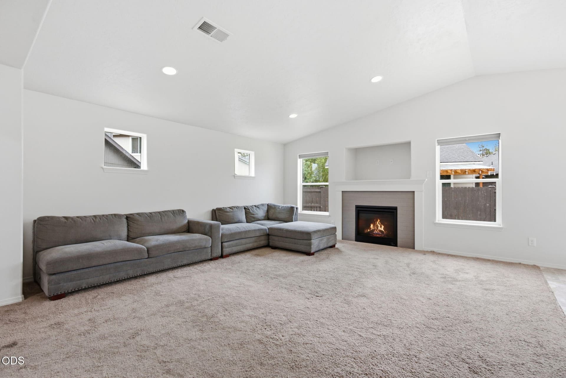 5-web-or-mls-Riley-Visuals-5. Photo 5 of 38, 2981 NE Roxy Place, Bend, OR 97701
