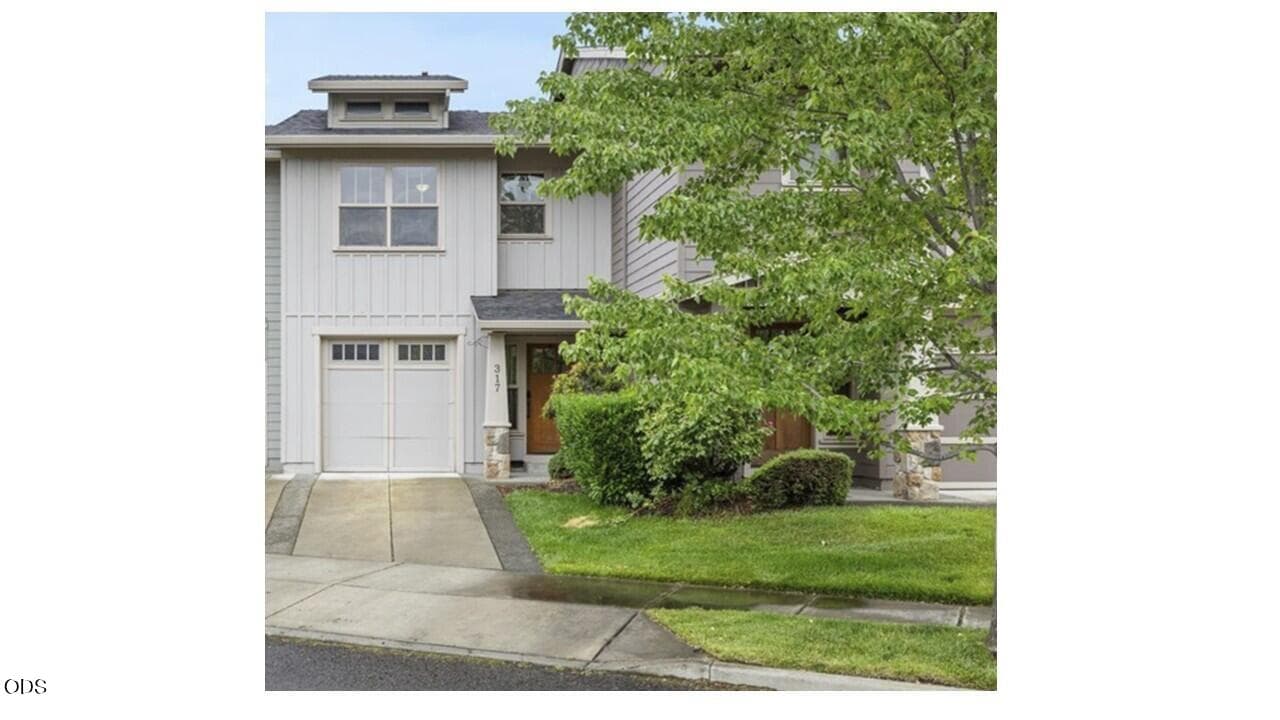 Front. Photo 1 of 24, 3126 Alameda Street Unit 317, Medford, OR 97504