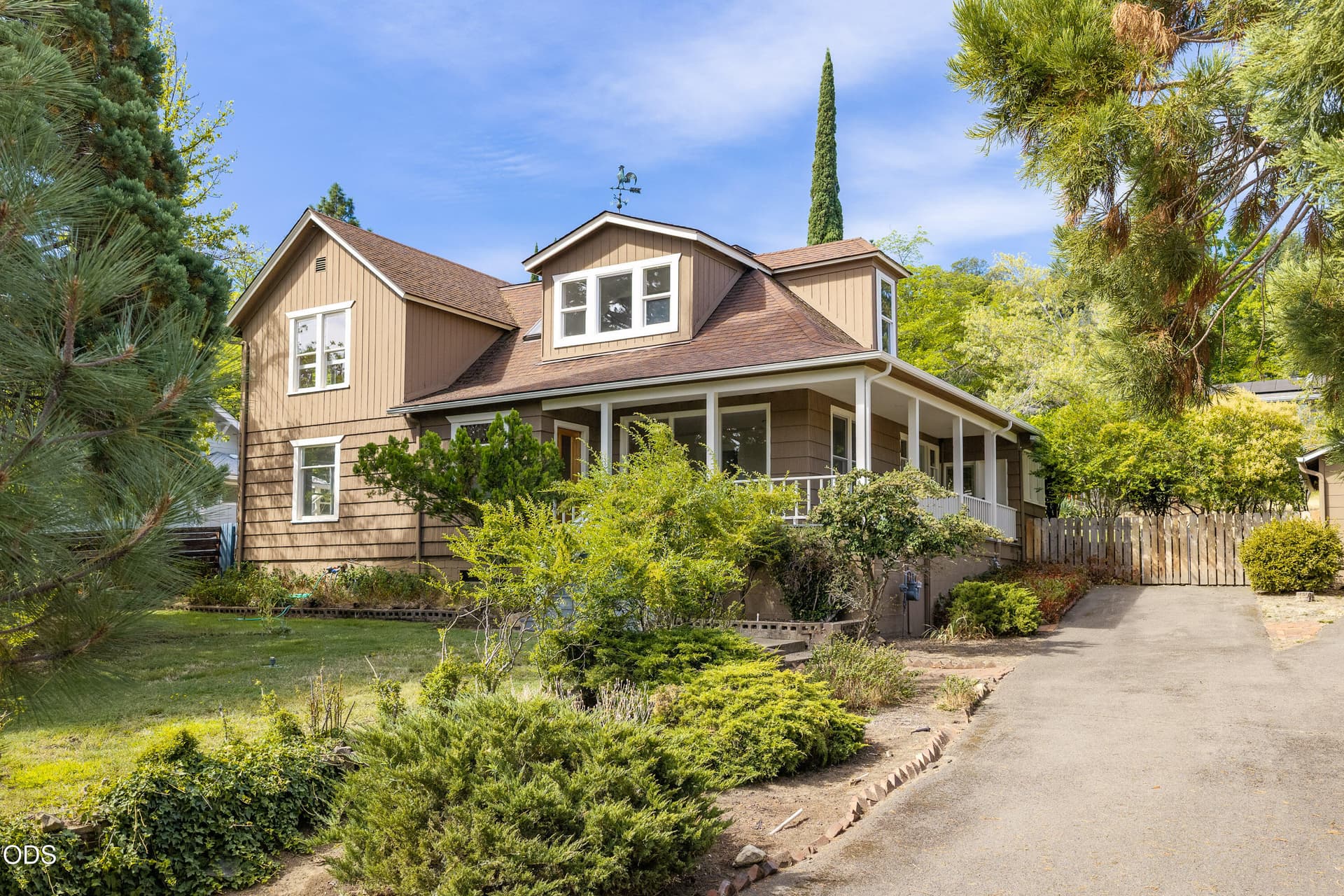 ApxCS200002. Photo 2 of 58, 527 Chestnut Street, Ashland, OR 97520