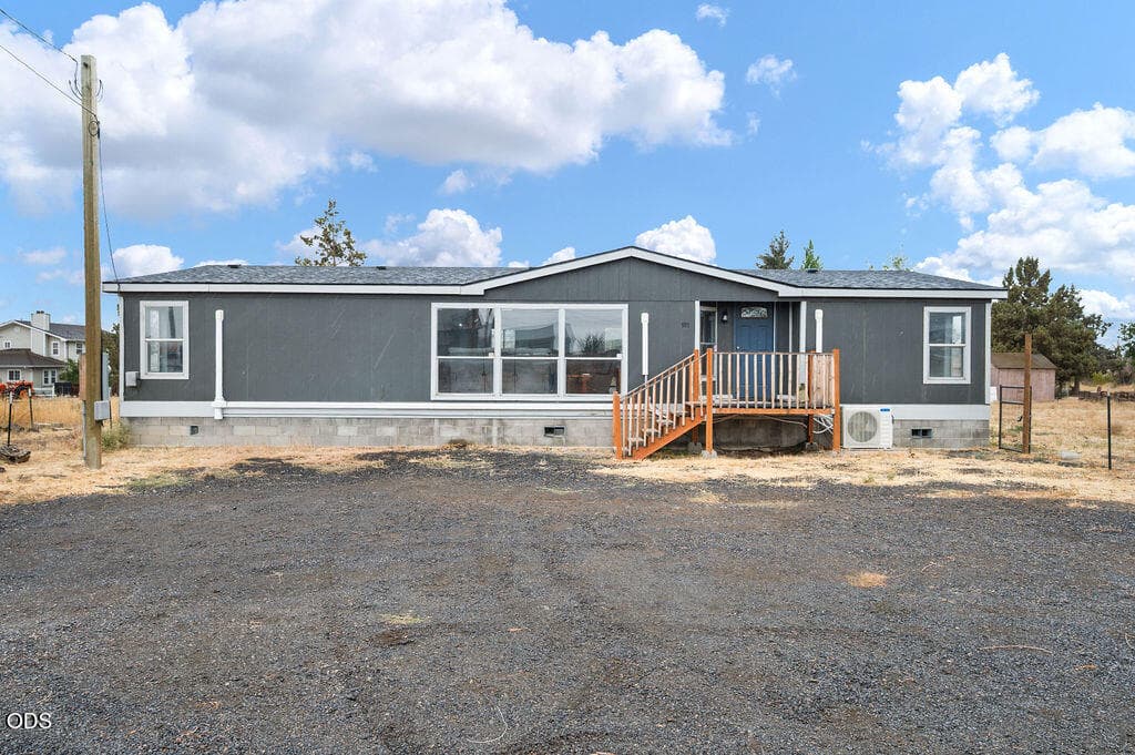 101NEDaisySt-2. Photo 1 of 34, 101 NE Daisy Street, Madras, OR 97741