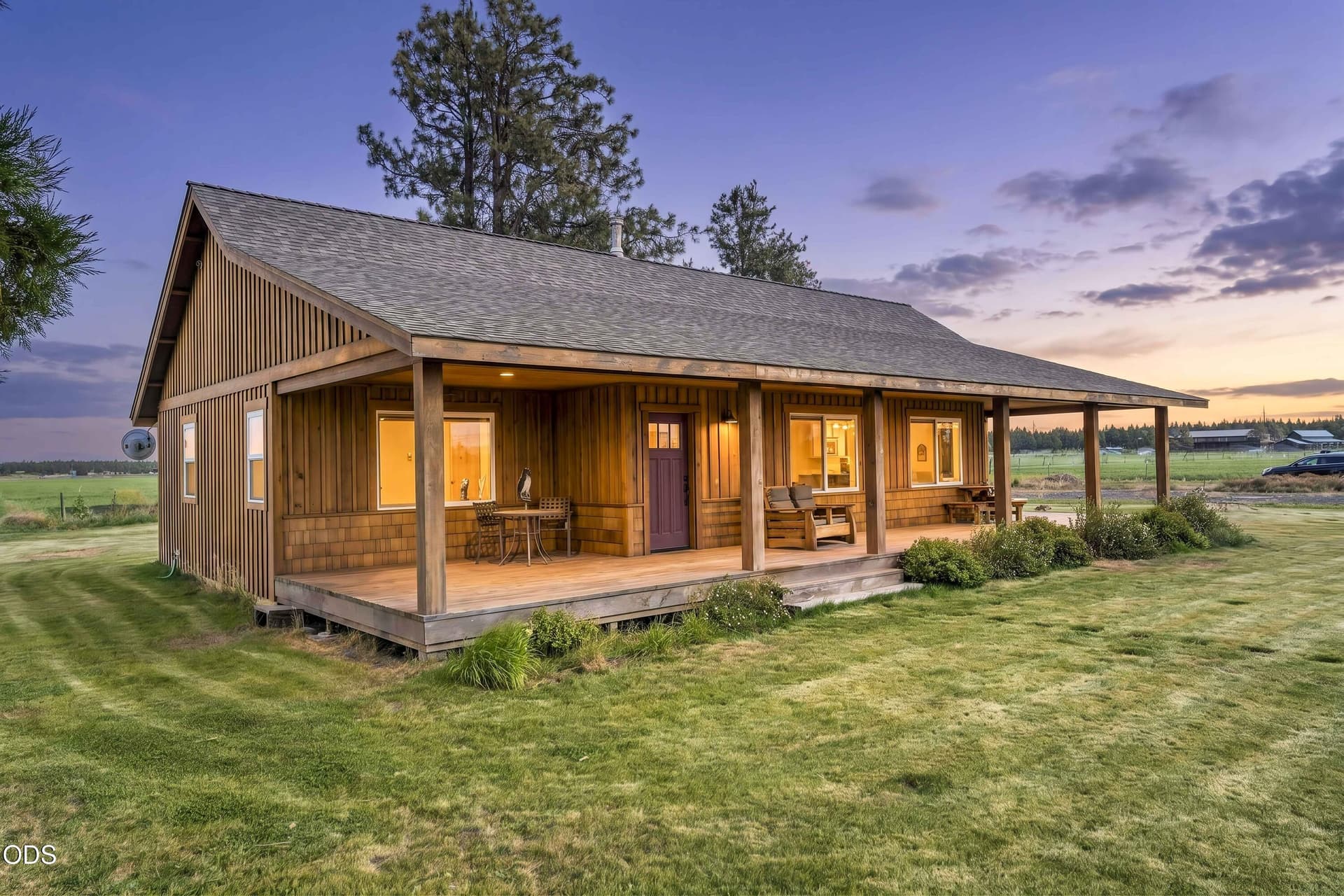 04-Twilight. Photo 4 of 42, 68912 Holmes Road, Sisters, OR 97759