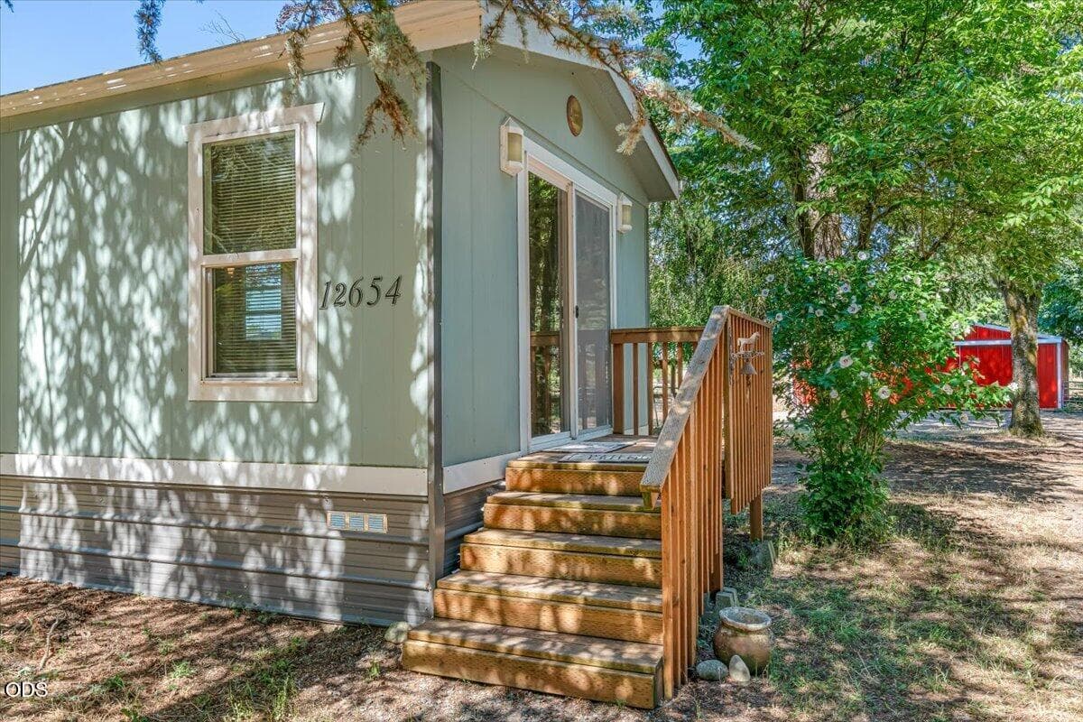 04-Exterior Front. Photo 5 of 15, 12654 Woodpecker Drive, Turner, OR 97392