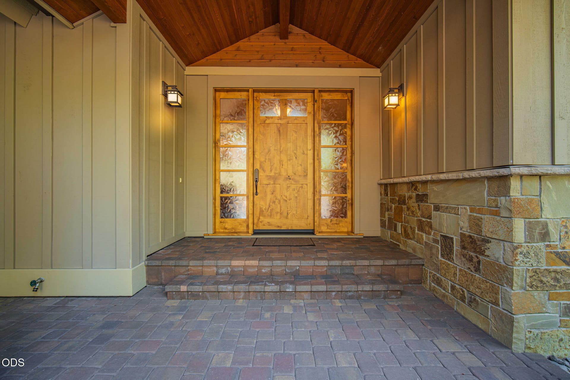 8-Front Entry. Photo 3 of 49, 56311 Fireglass Loop, Bend, OR 97707