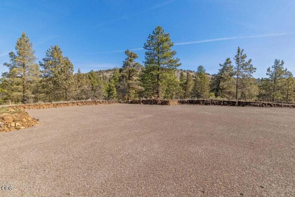 5. Photo 5 of 18, 1075 Water Birch Court, Klamath Falls, OR 97601
