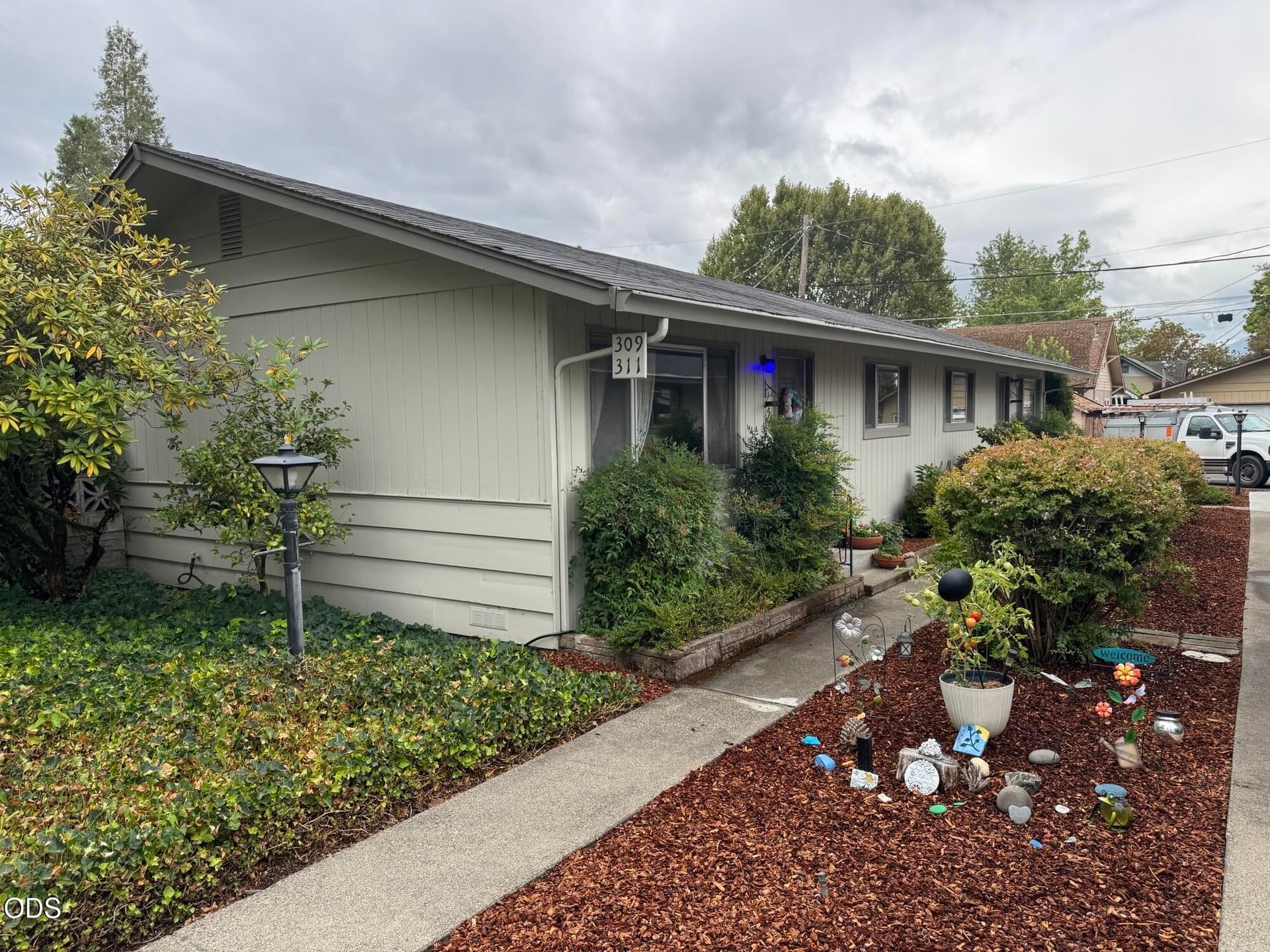 04. Photo 4 of 20, 305 NE C Street, Grants Pass, OR 97526