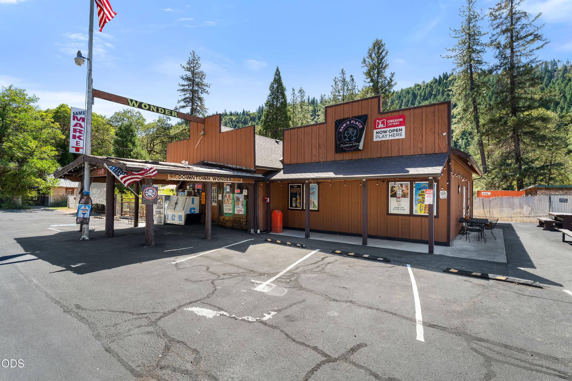 07-EXT (2 of 14). Photo 1 of 42, 11465 Redwood Highway, Wilderville, OR 97543