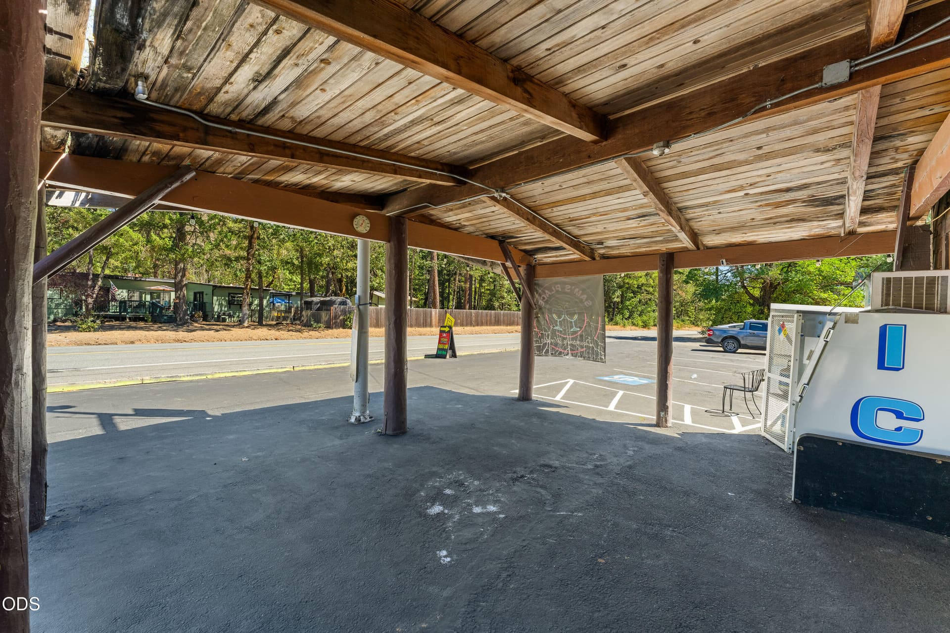 11-EXT (6 of 14). Photo 5 of 42, 11465 Redwood Highway, Wilderville, OR 97543