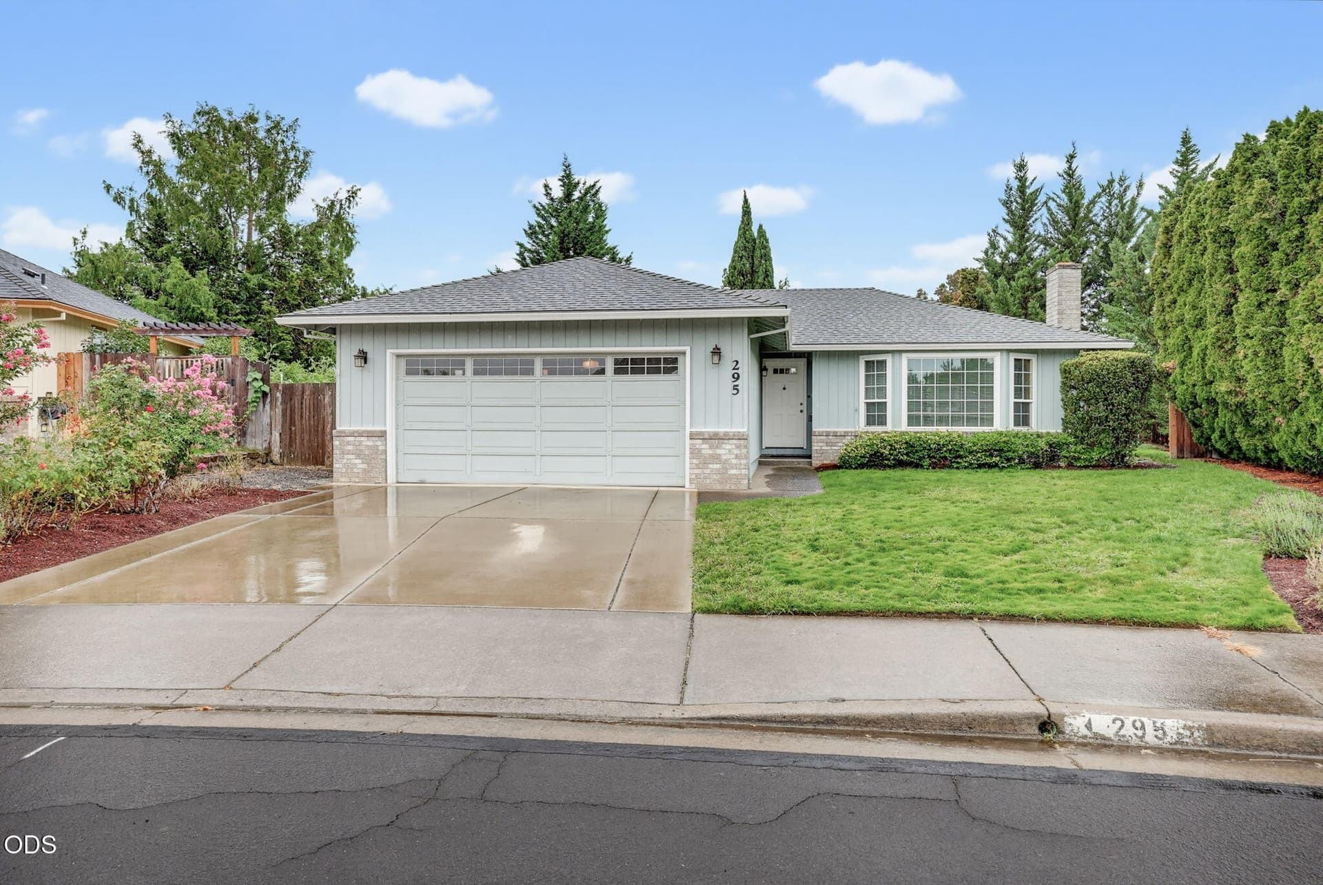 Welcome. Photo 1 of 34, 295 Wren Court, Medford, OR 97501