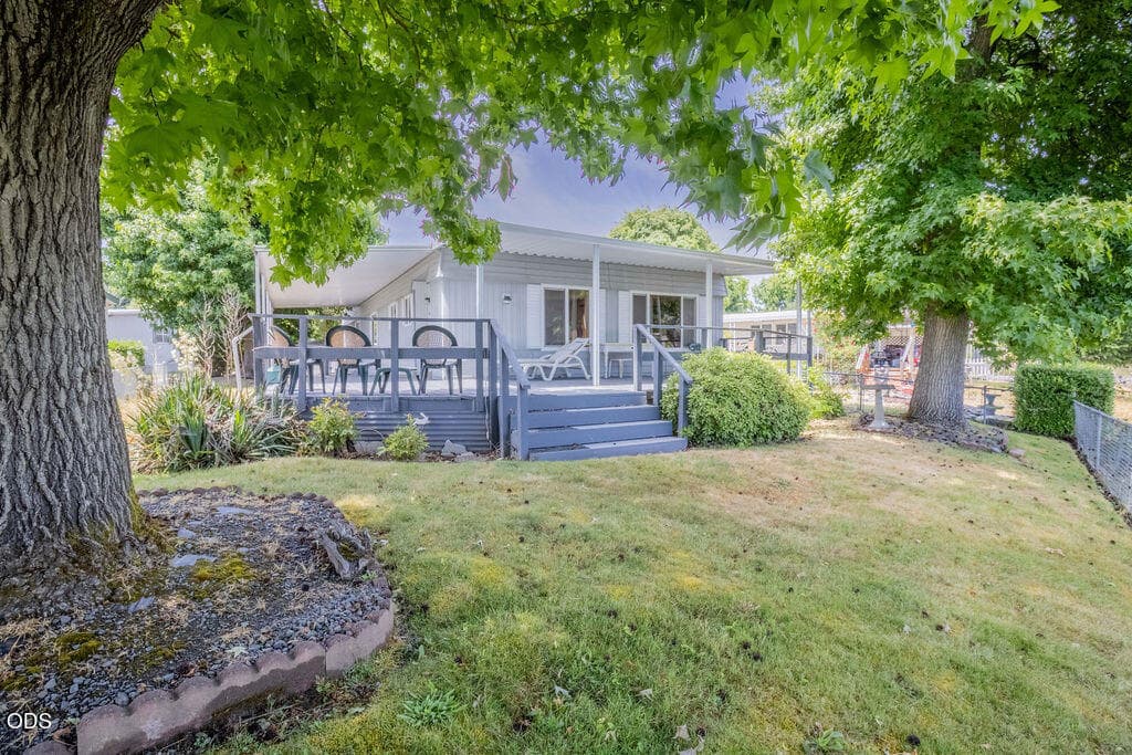 1. Photo 1 of 34, 314 Bandy Way, Grants Pass, OR 97526