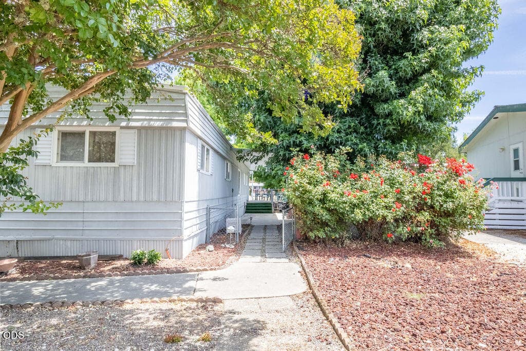3. Photo 3 of 34, 314 Bandy Way, Grants Pass, OR 97526