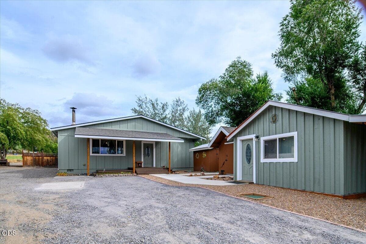 03-3806 ne Butte Lane , Prineville-3. Photo 4 of 59, 3806 NE Butte Lane, Prineville, OR 97754