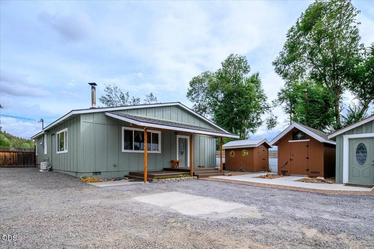 58-3806 ne Butte Lane , Prineville-58. Photo 2 of 59, 3806 NE Butte Lane, Prineville, OR 97754