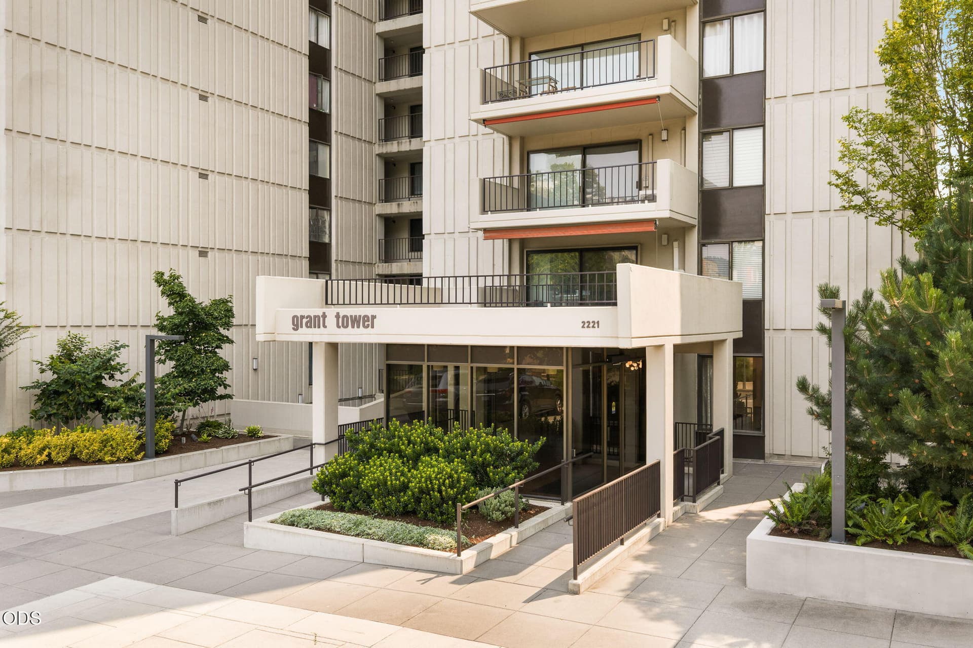 3-web-or-mls-2221-sw-1st-ave-unit-2424. Photo 3 of 43, 2221 SW 1st Avenue Unit APT 2424, Portland, OR 97201