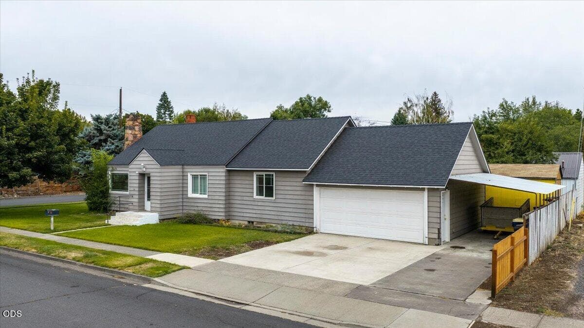 2 - 02-737 NW Elm Ave, Redmond-2. Photo 2 of 50, 737 NW Elm Avenue, Redmond, OR 97756