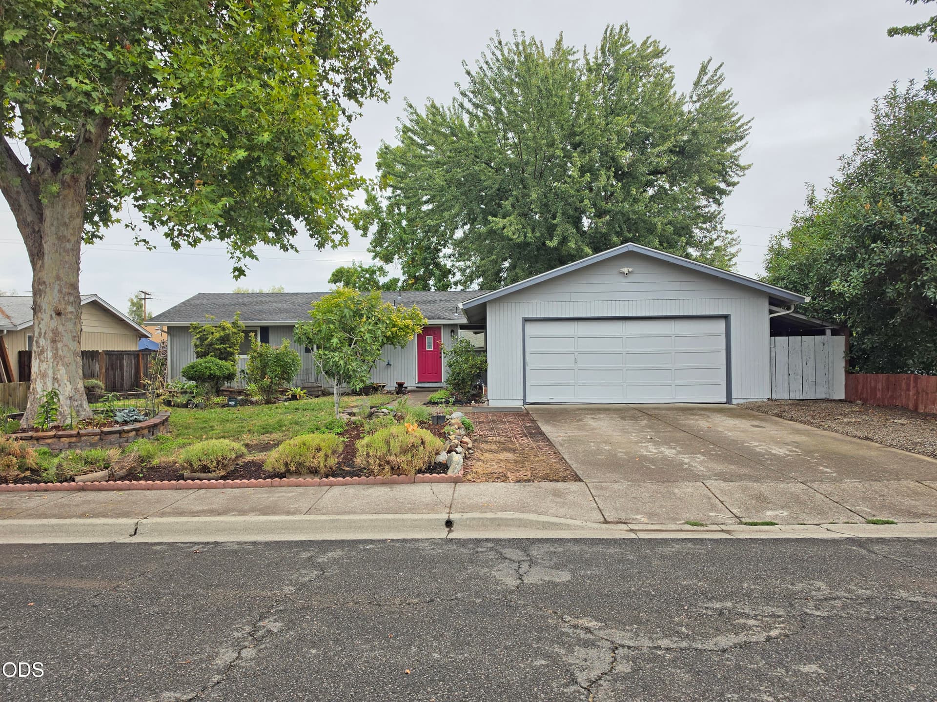 Front. Photo 1 of 33, 1874 Marys Way, Central Point, OR 97502