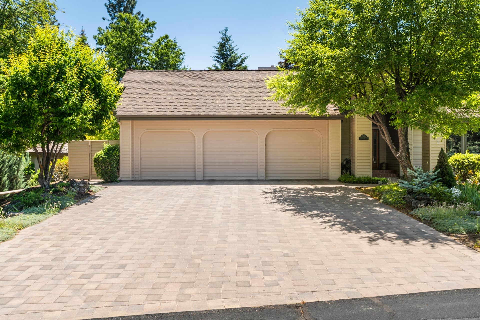 52-Exterior. Photo 3 of 57, 20465 Powder Mountain Court, Bend, OR 97702