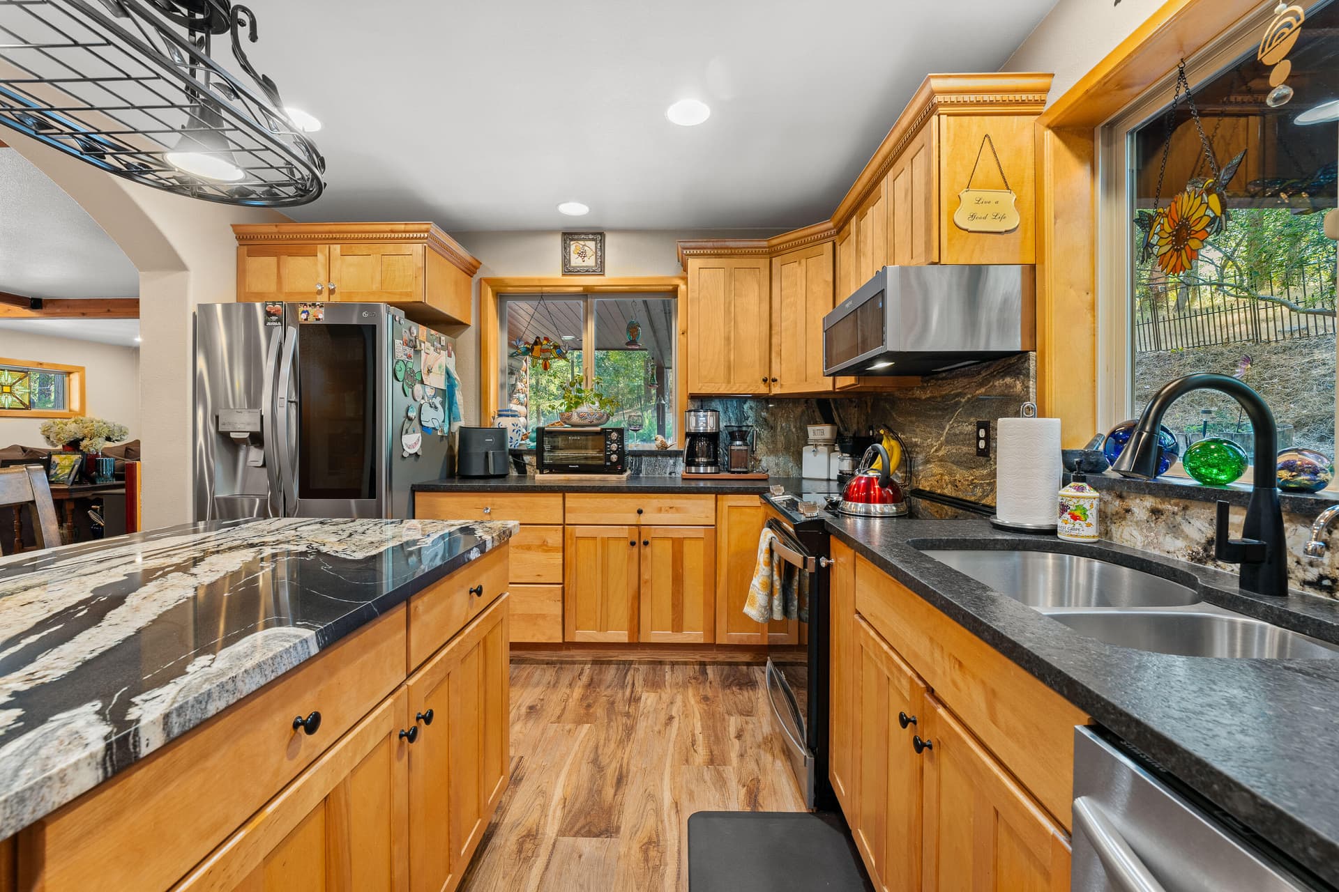 INT (8 of 30). Photo 5 of 51, 357 El Conejo Drive, Grants Pass, OR 97526