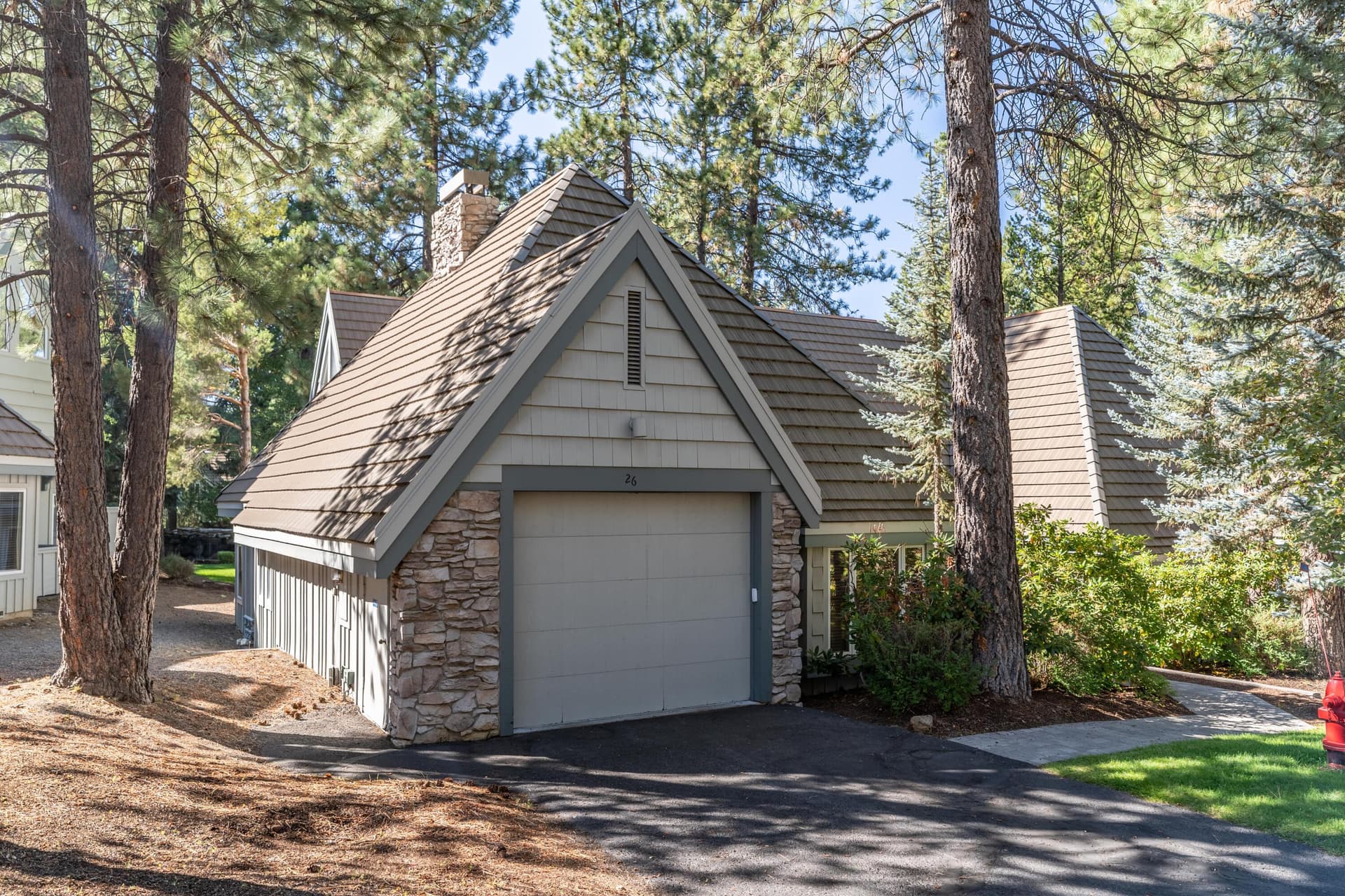 DSC03702-HDR. Photo 3 of 24, 57046 Peppermill Circle Unit 26-B, Sunriver, OR 97707
