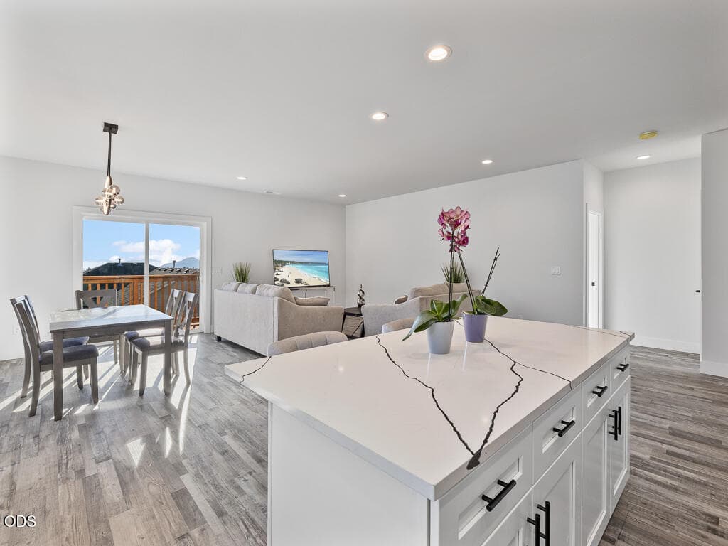 1168 Ridge Dr-09. Photo 5 of 23, 1176 Orange Blossom Drive Unit 139, Klamath Falls, OR 97601