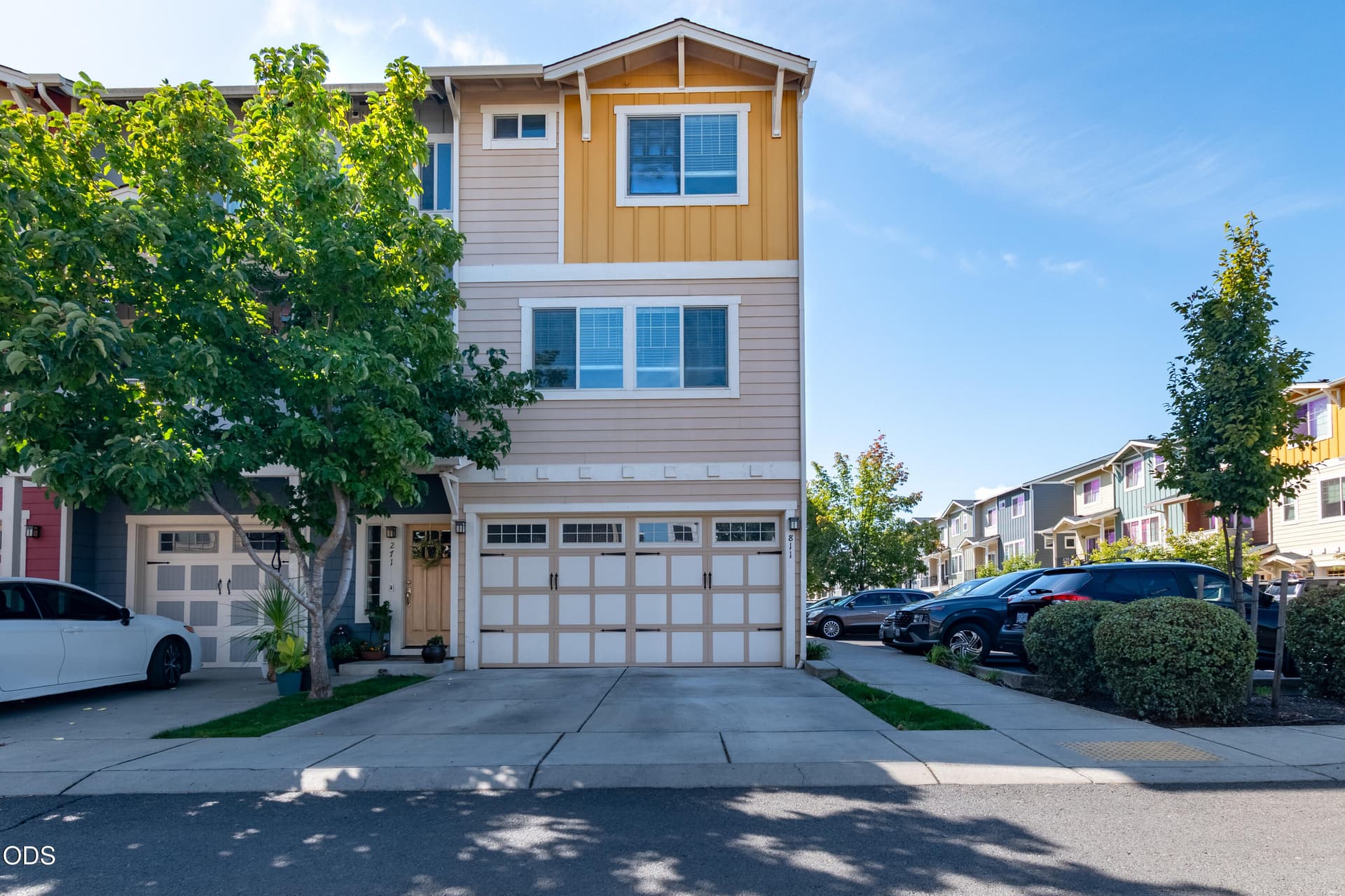 1. Photo 1 of 24, 811 Overcup Street, Medford, OR 97501