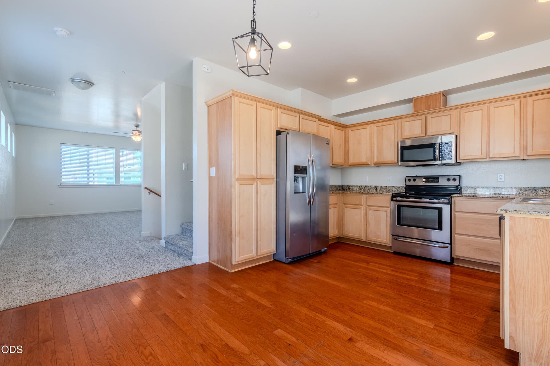 01-11. Photo 4 of 24, 811 Overcup Street, Medford, OR 97501