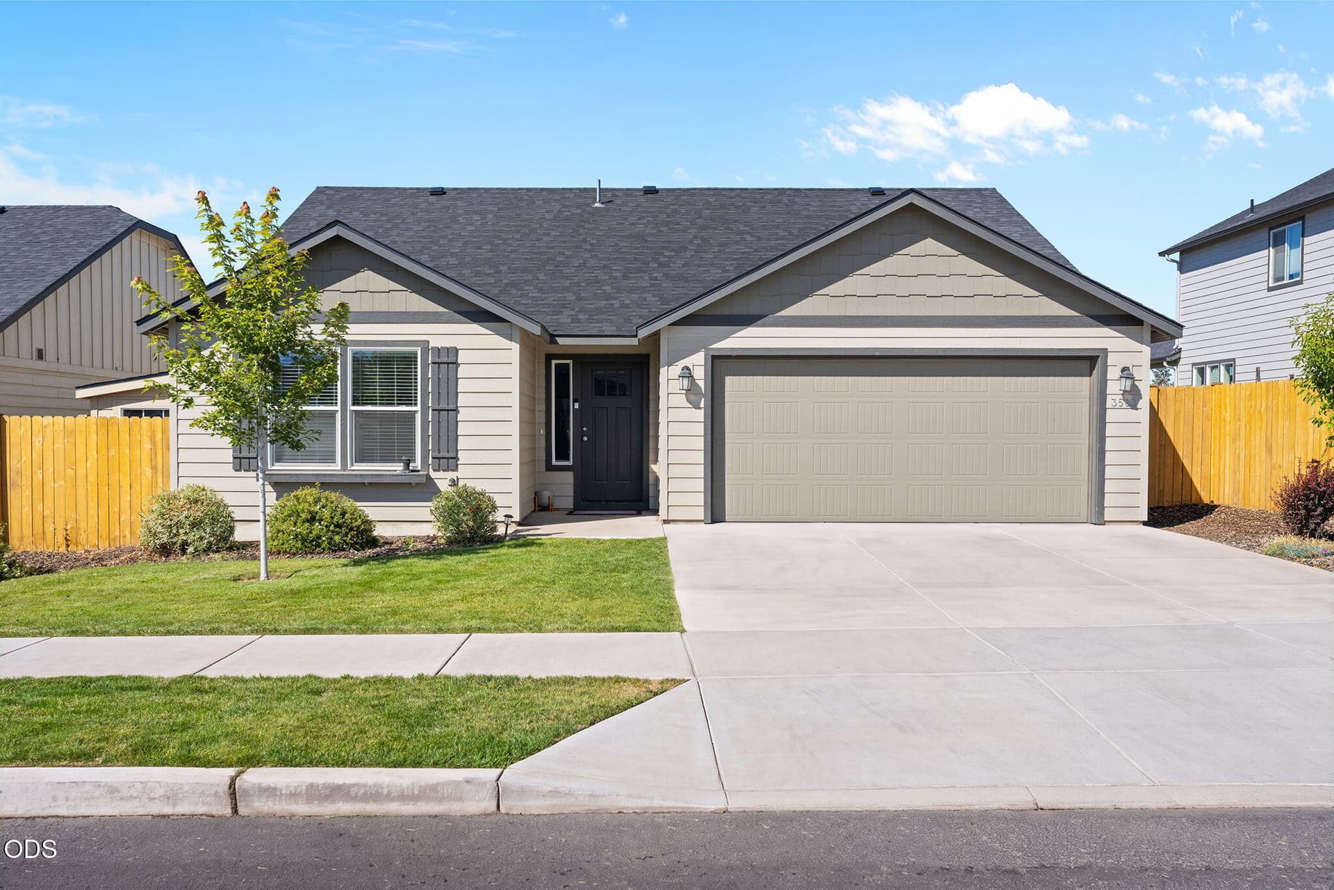 2-web-or-mls-DSC03360_Clean_Driveway_Cle. Photo 2 of 33, 3583 NW 9th Street Unit Lot 65, Redmond, OR 97756