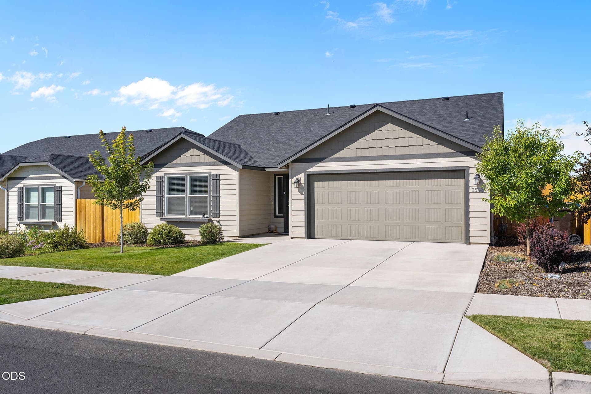 3-web-or-mls-DSC03365_Clean_Driveway_v2_. Photo 3 of 33, 3583 NW 9th Street Unit Lot 65, Redmond, OR 97756