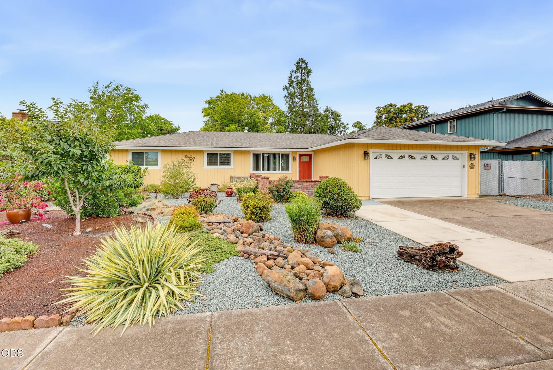 1. Photo 1 of 50, 732 Sandra Lane, Central Point, OR 97502