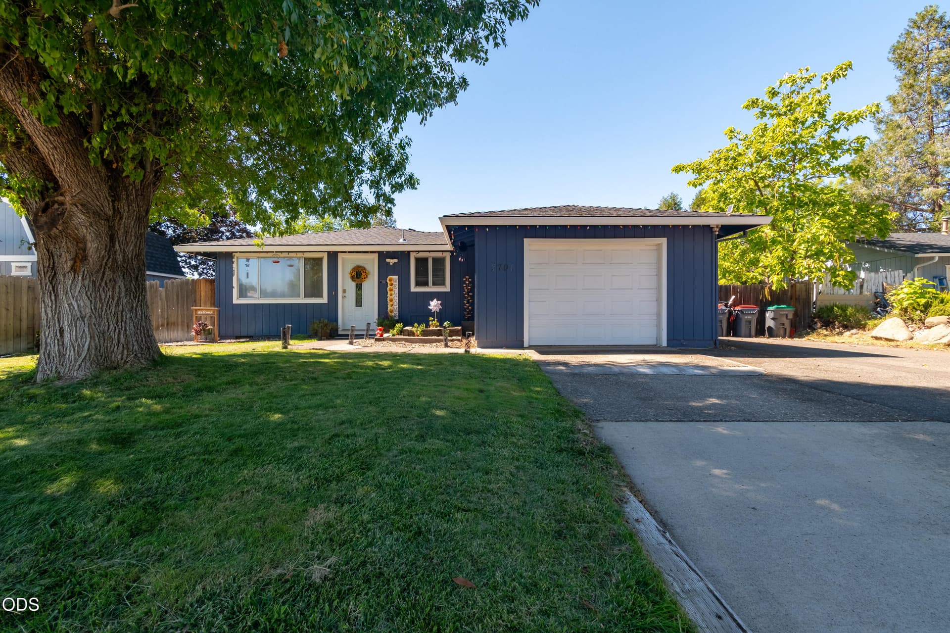 Front of Home. Photo 1 of 21, 7701 Bellaire Way, White City, OR 97503