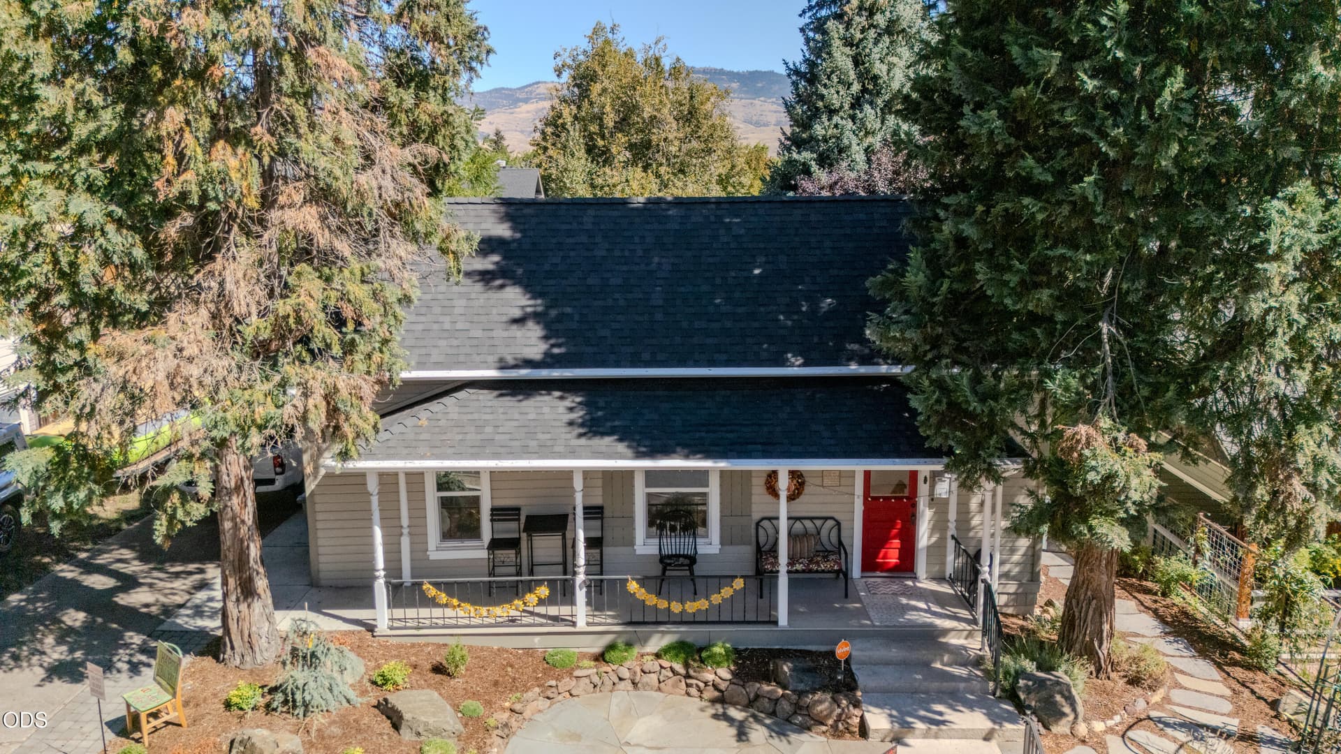 01. Photo 1 of 34, 63 Nutley Street, Ashland, OR 97520