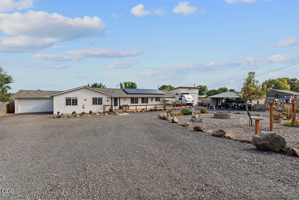 8T3A0600. Photo 5 of 42, 969 SW Crestview Road, Prineville, OR 97754