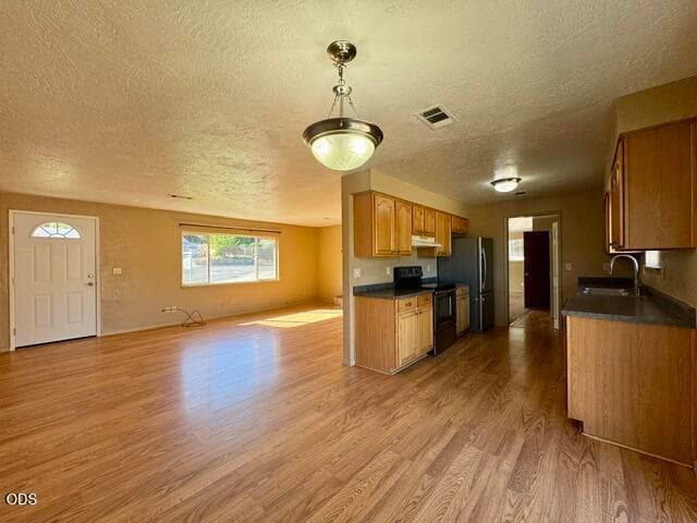 IMG_2861. Photo 5 of 21, 1931 NW Candler Avenue, Grants Pass, OR 97526