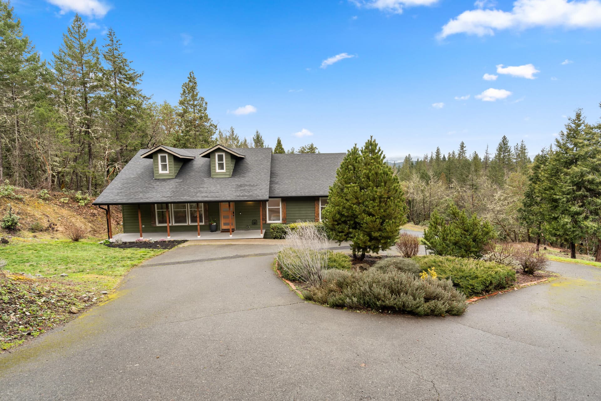 32_ 170 pine ridge dr, grants pass-32. Photo 2 of 52, 170 Pine Ridge Drive, Grants Pass, OR 97527
