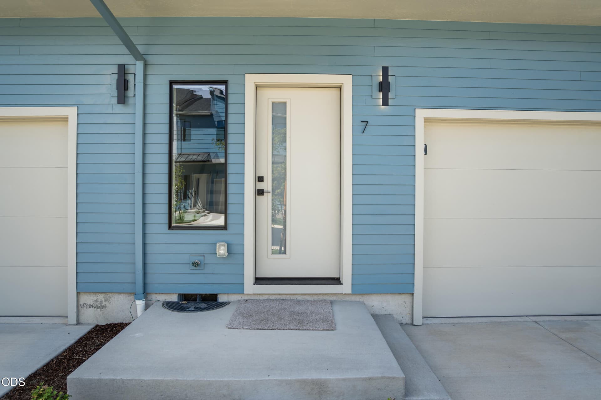 17_sundwood dr-17. Photo 2 of 26, 2032 Sunset Drive Unit 7, Medford, OR 97501