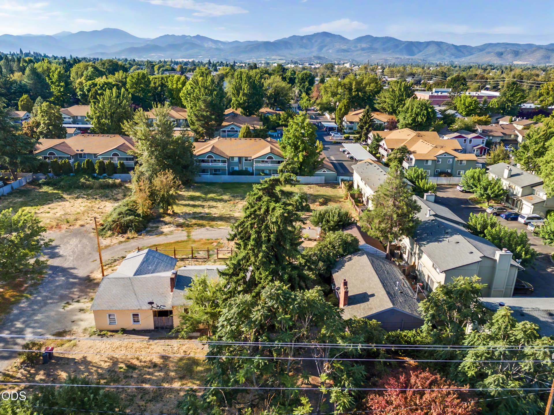 21. Photo 5 of 22, 1212 - 1220 Morrow Road, Medford, OR 97504