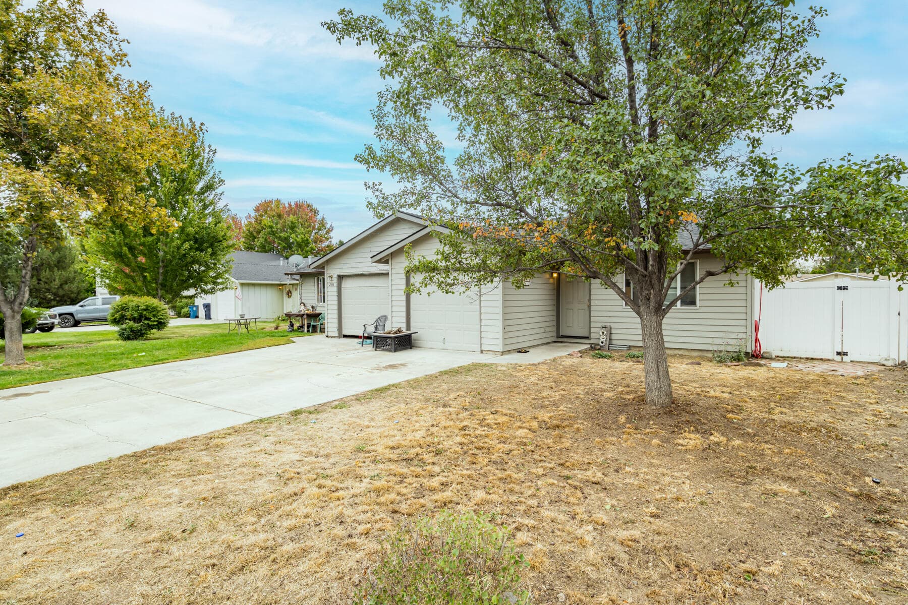2. Photo 2 of 18, 2454 SW Wickiup Court, Redmond, OR 97756