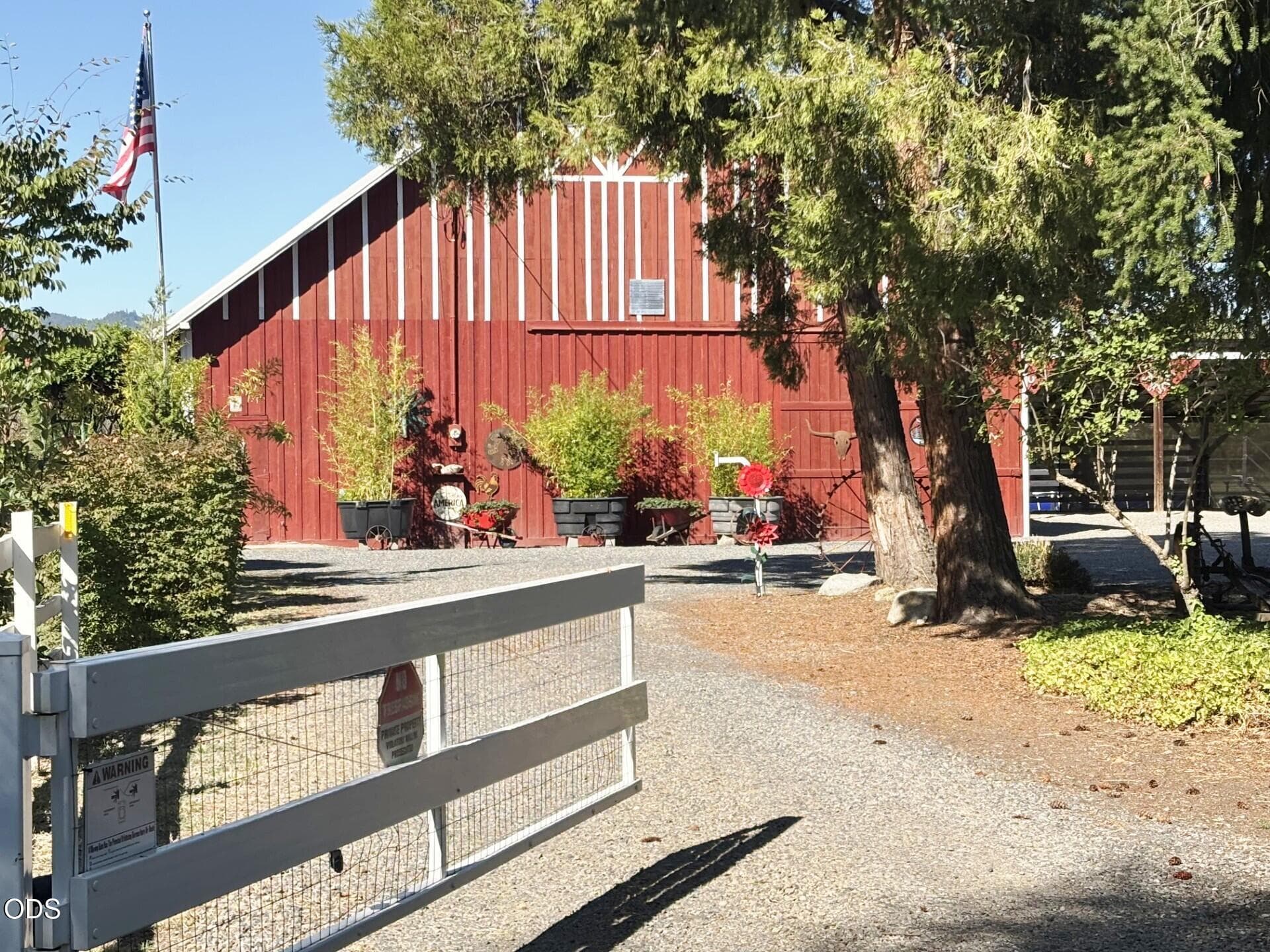 5. Photo 5 of 32, 4919 Grant Road, Central Point, OR 97502