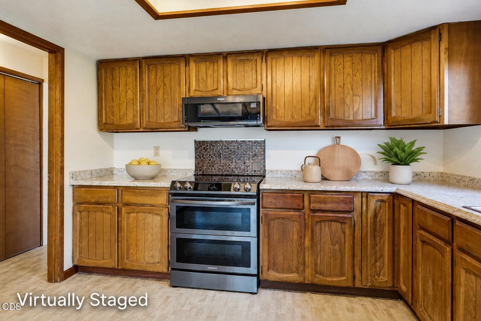 Kitchen. Photo 5 of 28, 264 Alta Avenue, Ashland, OR 97520