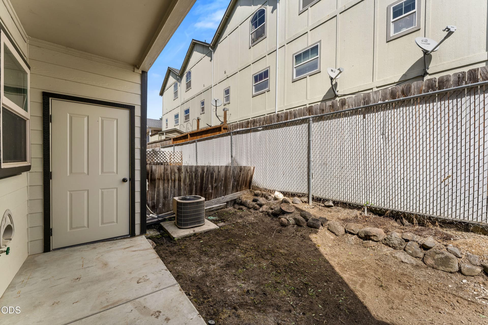 01-EXT (1 of 7). Photo 3 of 23, 139 Casey Way, Central Point, OR 97502