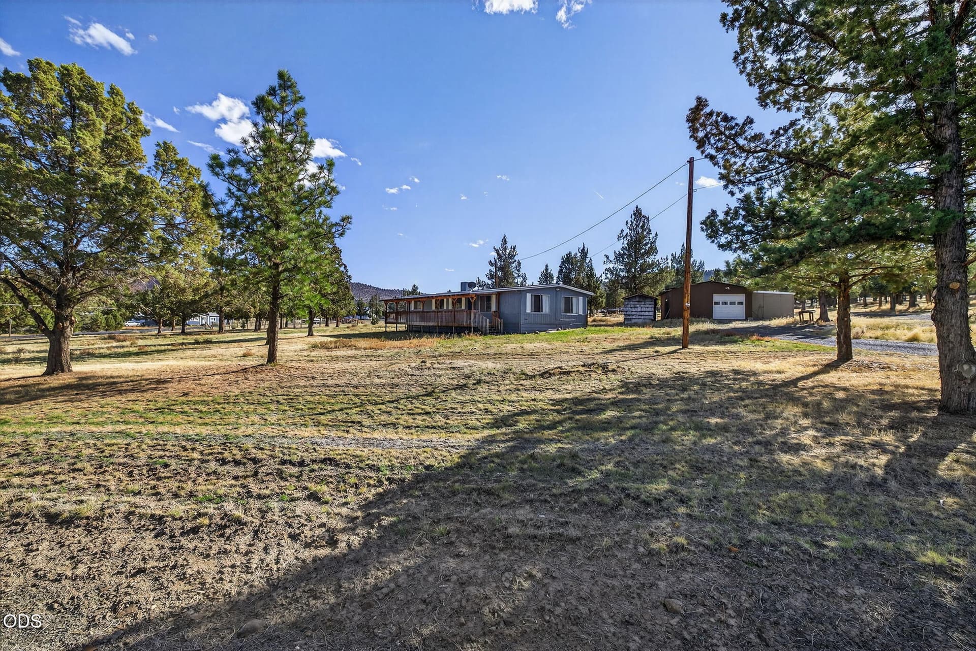 2. Photo 2 of 35, 1384 SE Akins Drive, Prineville, OR 97754