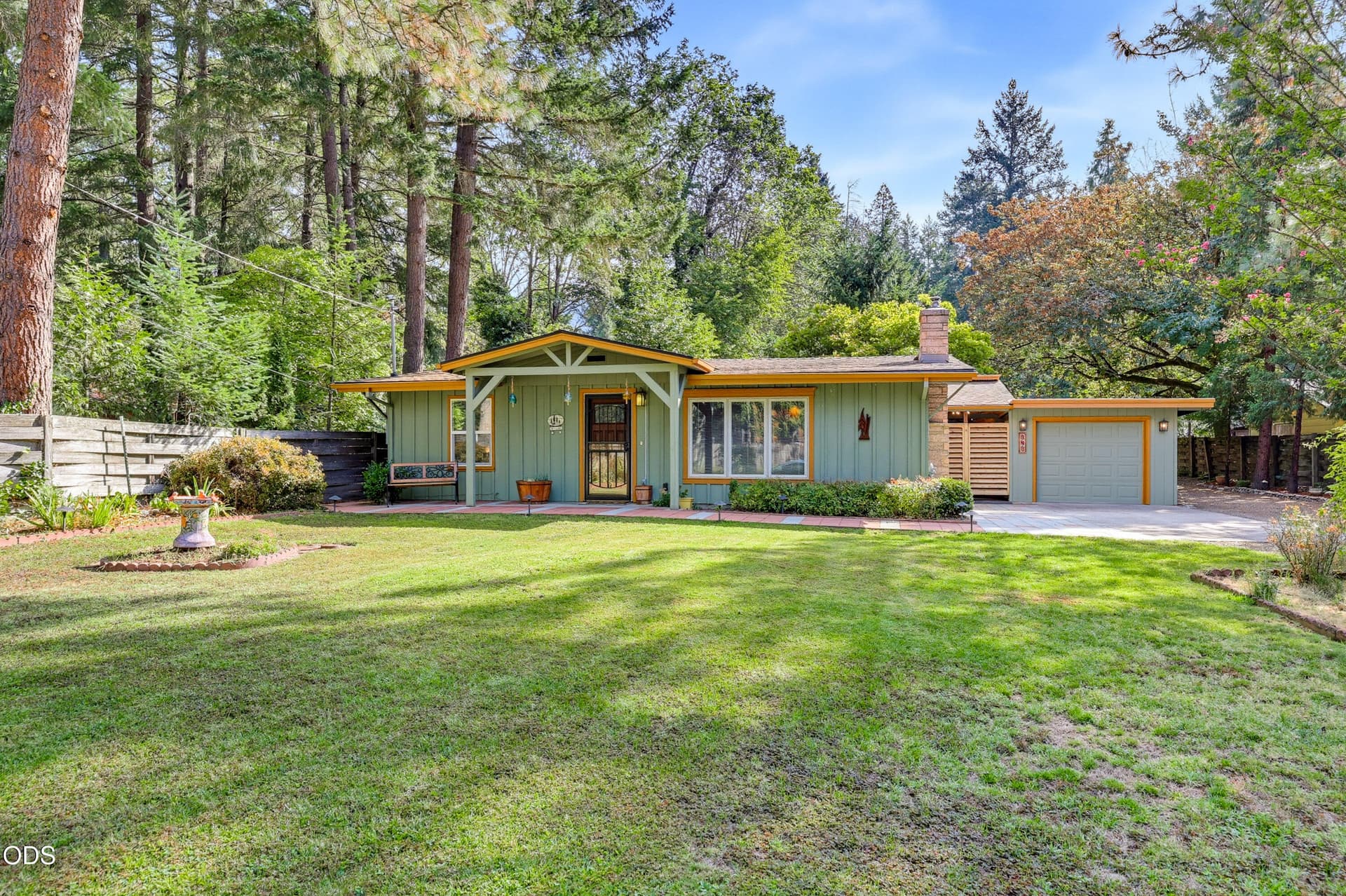 APX_0031. Photo 1 of 59, 383 Whispering Pines Lane, Grants Pass, OR 97527