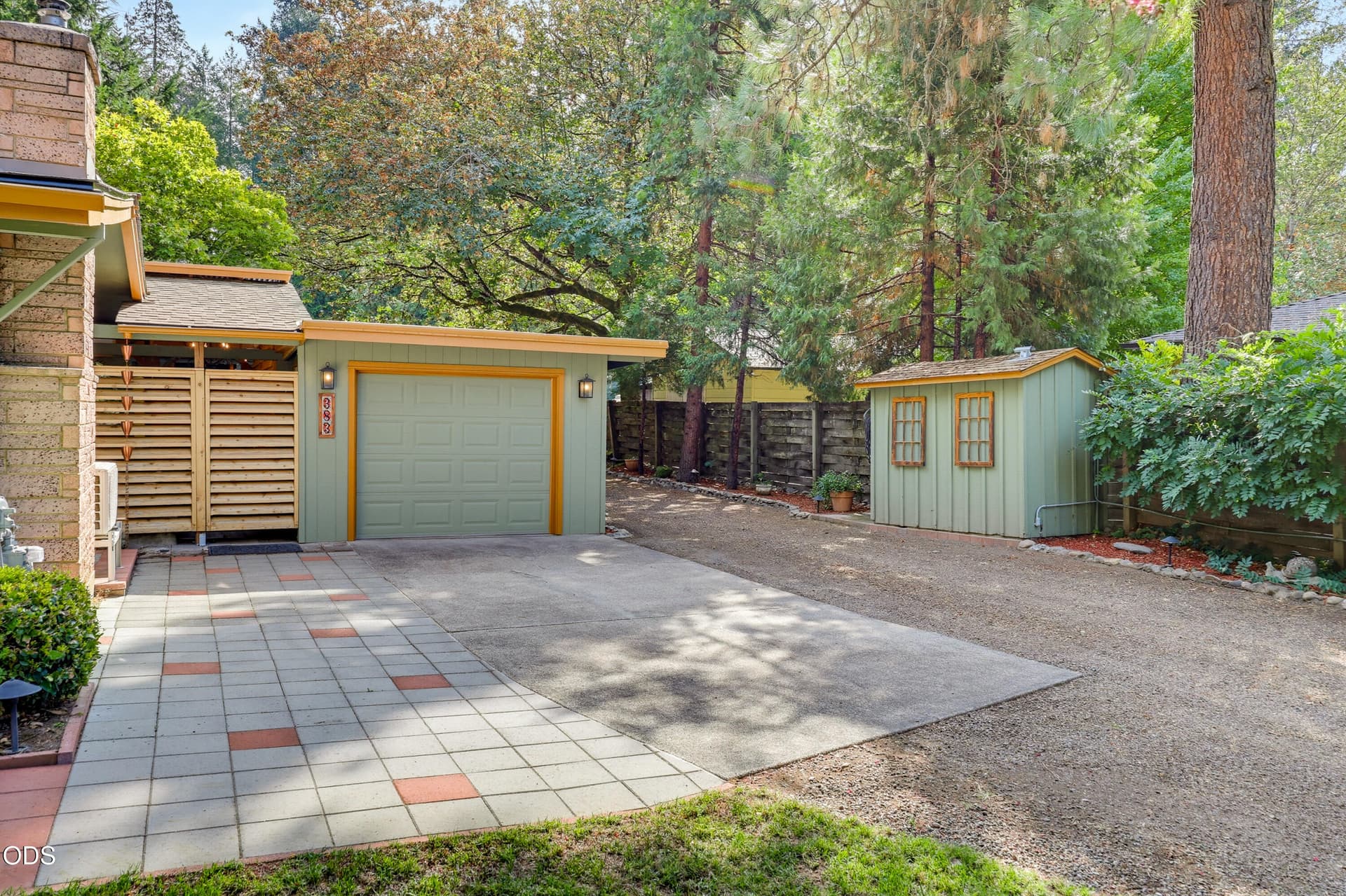 APX_0046. Photo 4 of 59, 383 Whispering Pines Lane, Grants Pass, OR 97527