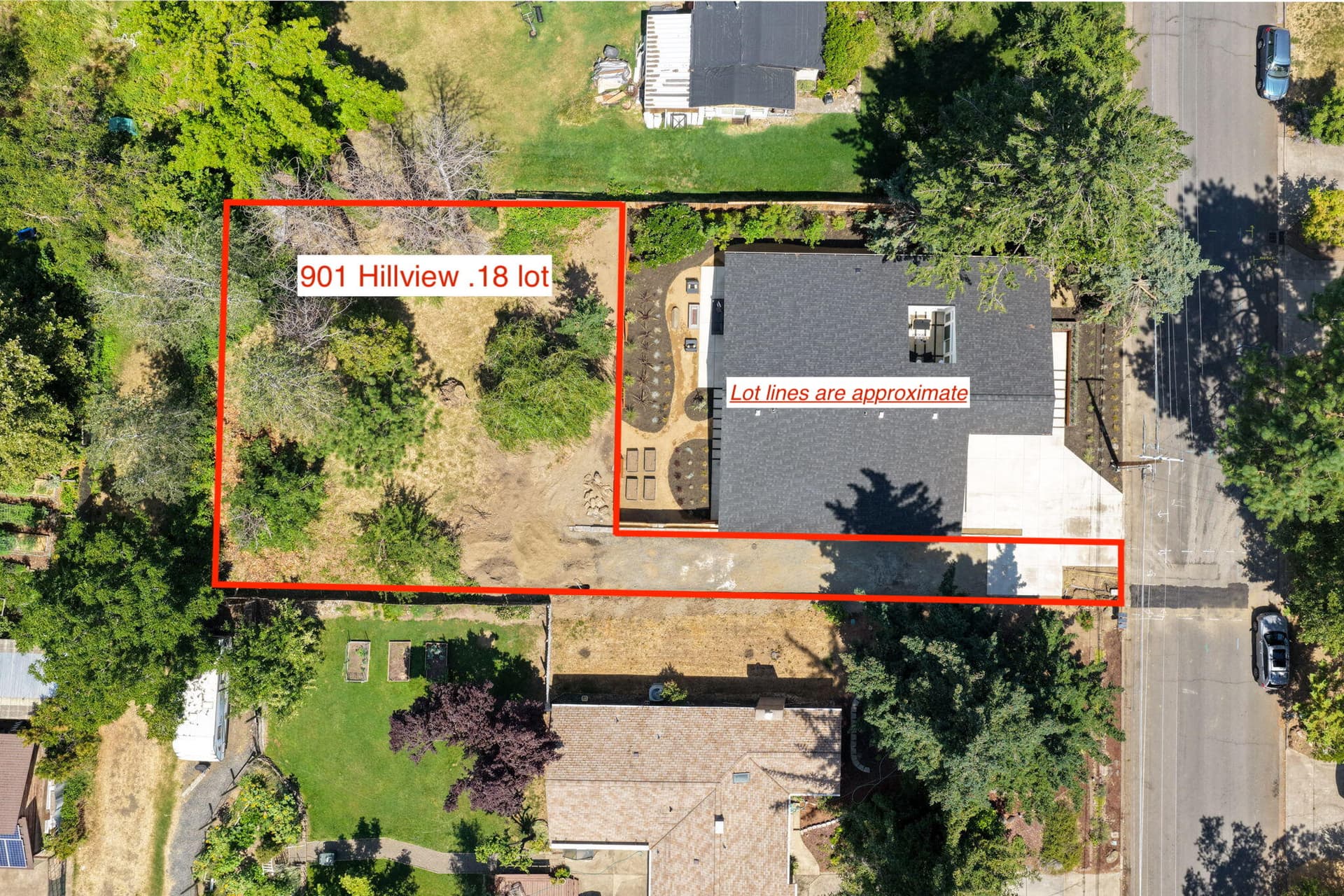 ApxHD00032 with lot lines. Photo 2 of 10, 901 Hillview Drive, Ashland, OR 97520