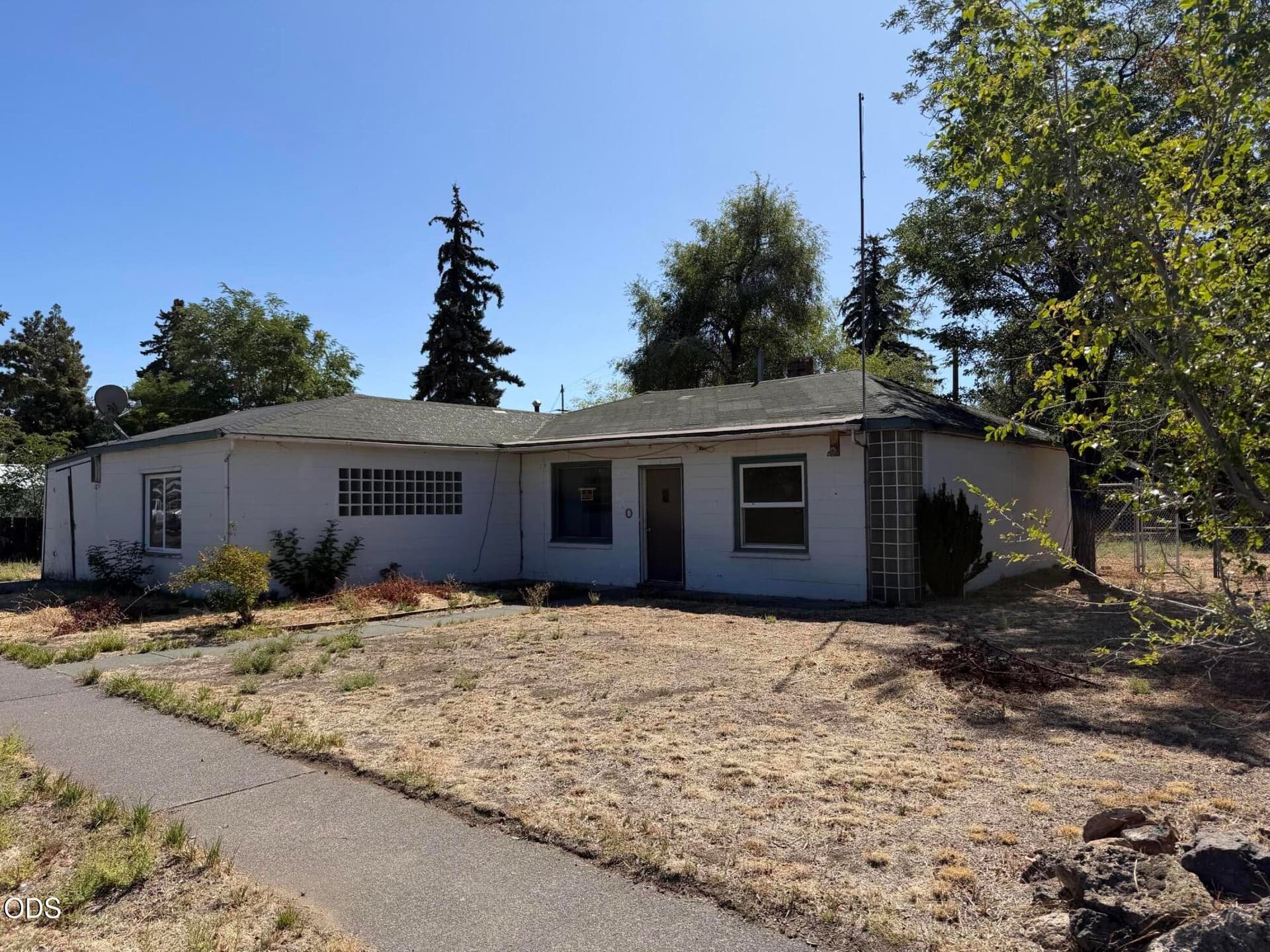 IMG_0915. Photo 1 of 7, 240 NW Birch Avenue, Redmond, OR 97756