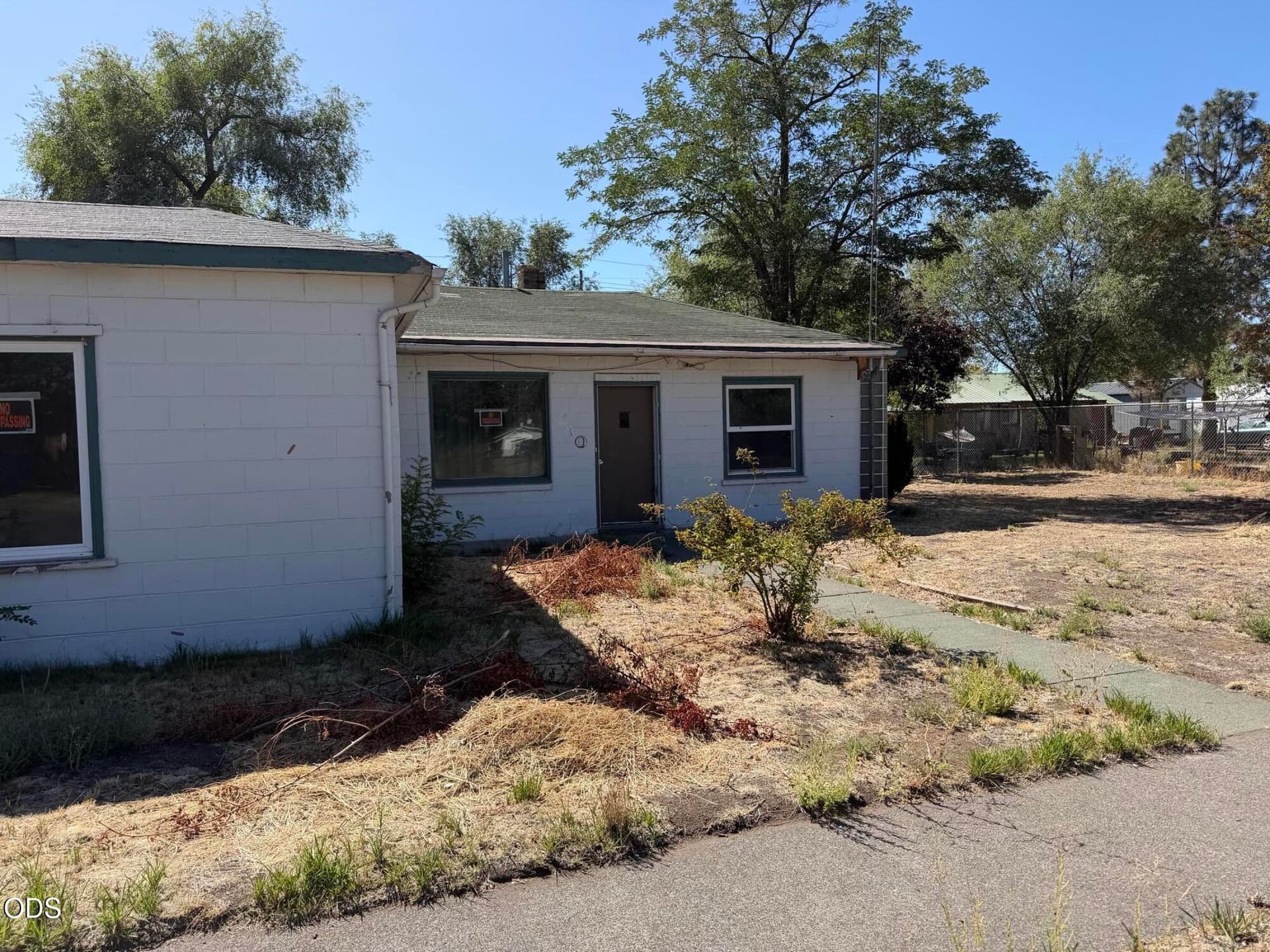 15,000 +- square foot lot. Photo 2 of 7, 240 NW Birch Avenue, Redmond, OR 97756