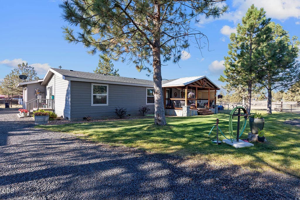 Front yard. Photo 2 of 53, 5620 SE Riordan Road, Prineville, OR 97754